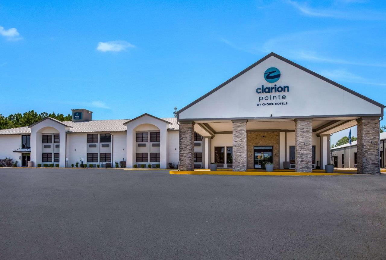 Clarion Pointe Hotel
