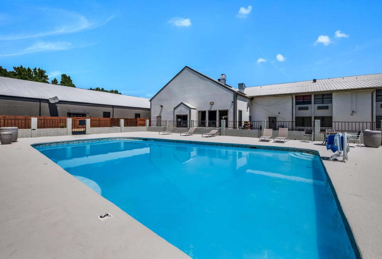 Clarion Pointe 3* Marshall