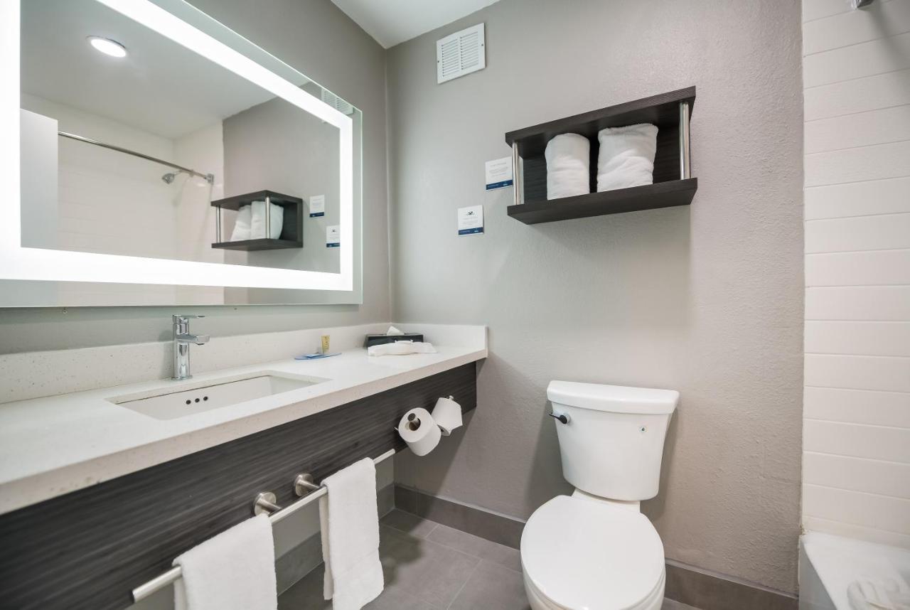 Hotel Clarion Pointe