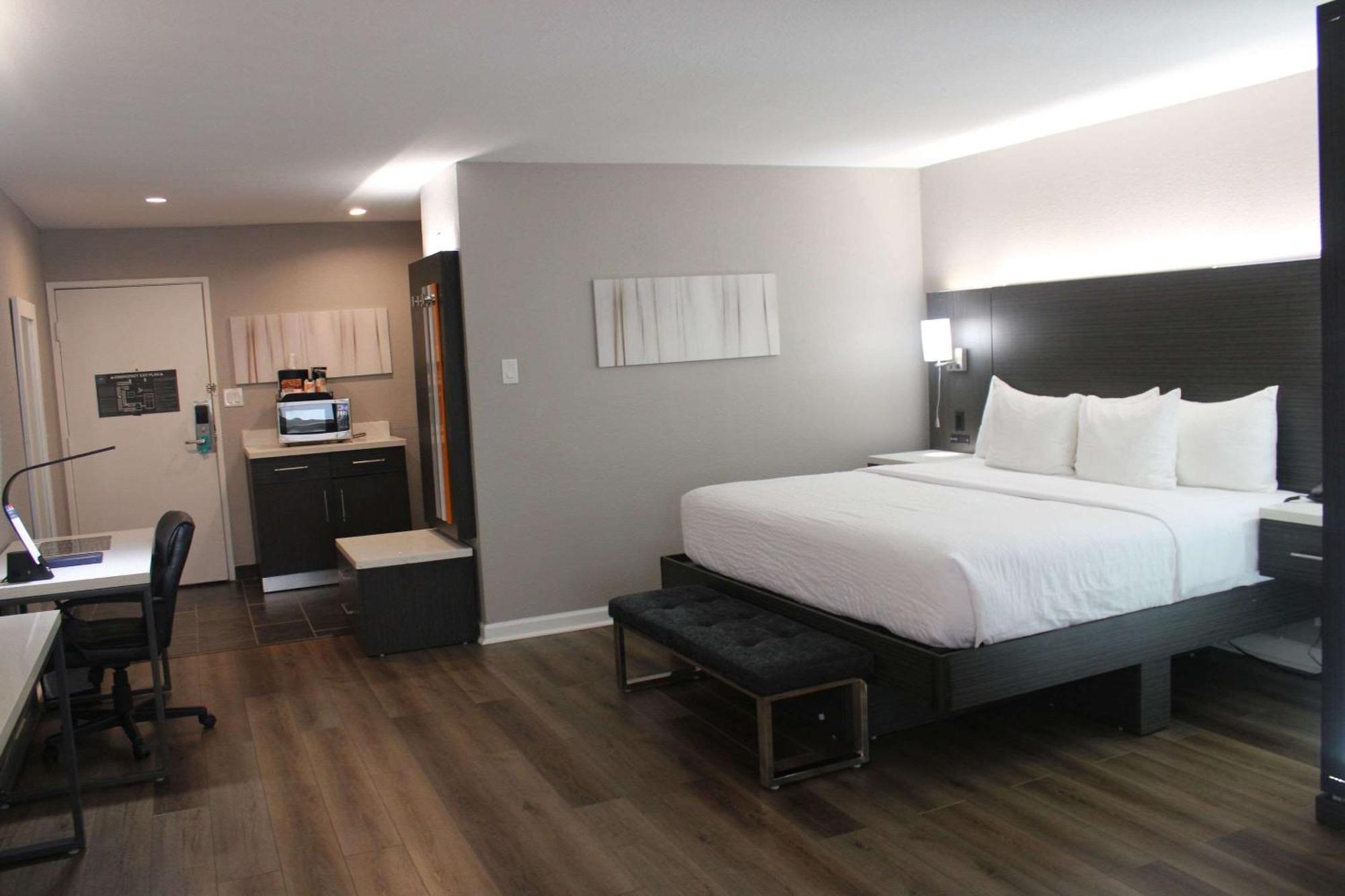 Clarion Pointe 3* Marshall