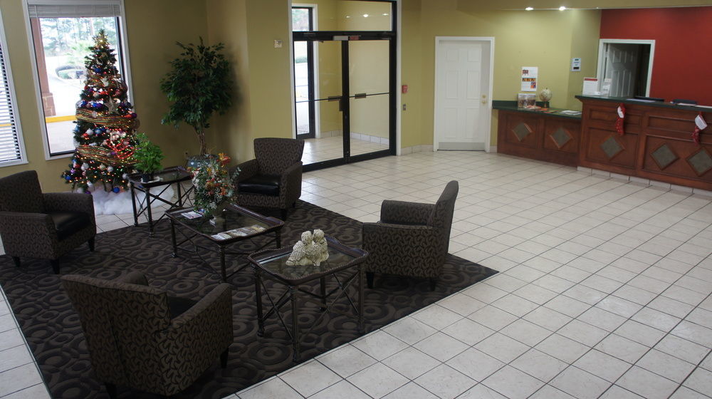 Clarion Pointe Hotel